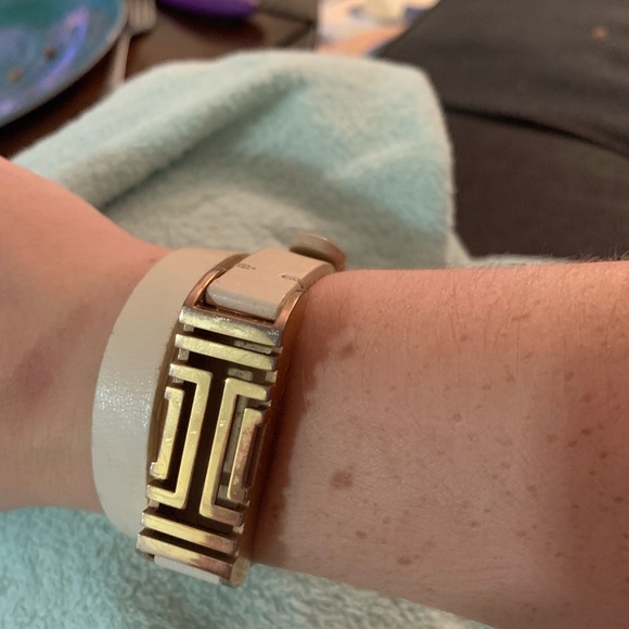 Tory Burch FitBit case - Picture 3 of 5